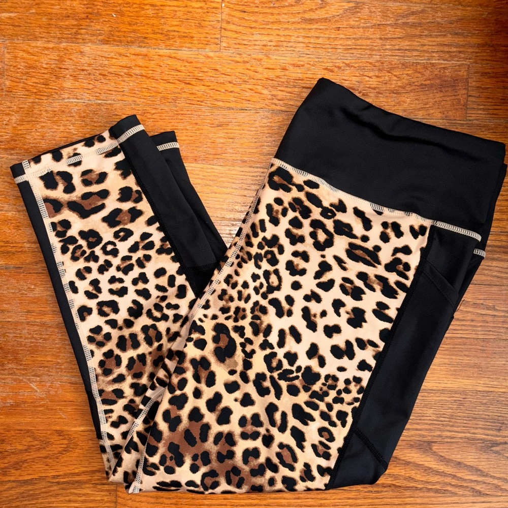 NWOT LEOPARD RISE LEGGINGS